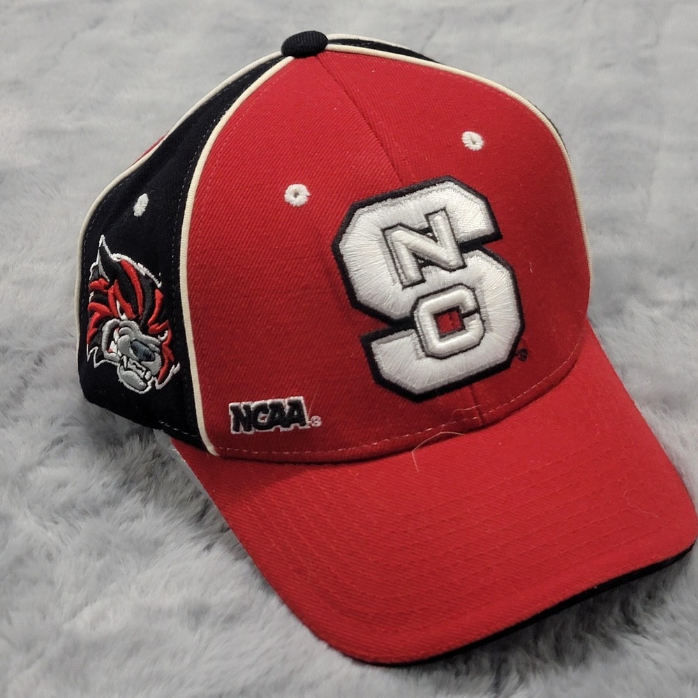 Vintage NC State Wolfpack Hat Cap Strapback Mens OSFM Red NCAA Wool Blend Zephyr